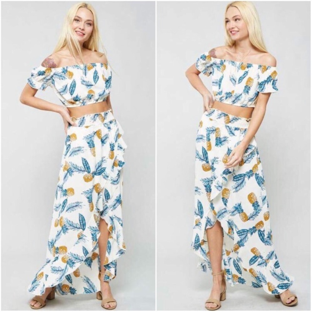 ๐SALE๐ฅWalking on the Sun | 2 Piece Pineapple Set - Picture 4 of 5
